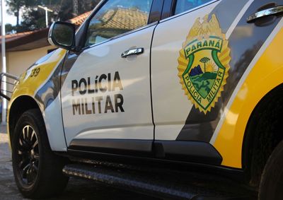Abordagem da Pol&iacute;cia Militar terminou com apreens&atilde;o de maconha, crack, dinheiro e materiais que podem estar ligados ao tr&aacute;fico de drogas.