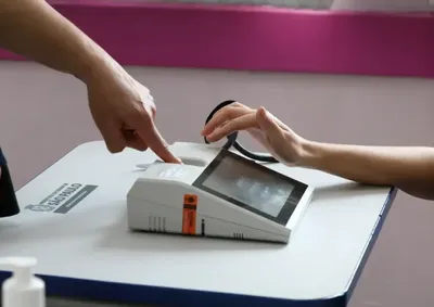 De acordo com a Justi&ccedil;a Eleitoral, quem estiver com o t&iacute;tulo de eleitor regular poder&aacute; votar normalmente, mesmo sem ter realizado o cadastro biom&eacute;trico