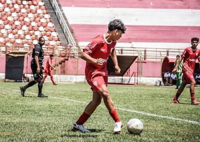 O clube parabenizou os atletas e a comiss&atilde;o t&eacute;cnica pelo trabalho realizado e destacou o empenho das categorias de forma&ccedil;&atilde;o do Vermelhinho.