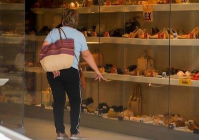 Lojas do com&eacute;rcio local ter&atilde;o hor&aacute;rio estendido neste s&aacute;bado. A orienta&ccedil;&atilde;o &eacute; aproveitar o per&iacute;odo para fazer compras com mais tranquilidade.
