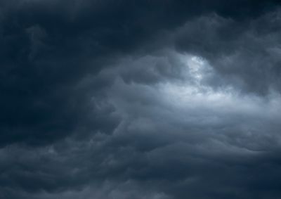 Nesta quarta-feira (8), Paranava&iacute; registrou mais uma manh&atilde; t&iacute;pica de inverno, com temperaturas baixas e tempo firme.