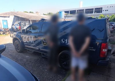 Na abordagem, os guardas verificaram que o material lan&ccedil;ado ao ch&atilde;o eram duas pedras de crack.