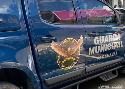 Jovem de 16 anos relatou ter sido alvo de ofensas homof&oacute;bicas e amea&ccedil;as durante o est&aacute;gio na unidade de sa&uacute;de. Suspeito foi preso em flagrante pela GCM.