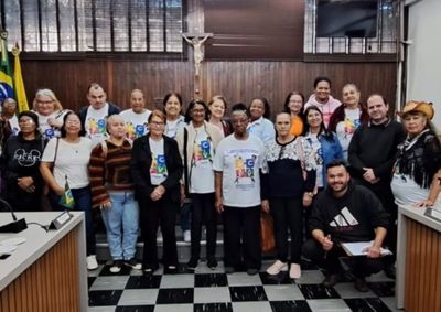 Durante o encontro, os idosos conheceram as principais atribui&ccedil;&otilde;es dos vereadores, respons&aacute;veis por elaborar leis e fiscalizar o Poder Executivo.