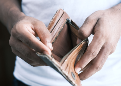 Levantamento da Faciap e do SPC Brasil aponta alta de 6,97% no n&uacute;mero de inadimplentes; d&iacute;vida m&eacute;dia supera R$ 6,2 mil.