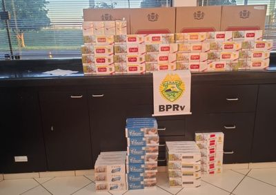Motorista afirmou ter comprado a carga no Paraguai por cerca de R$ 5 mil; ve&iacute;culo e mercadorias foram encaminhados &agrave; Receita Federal.