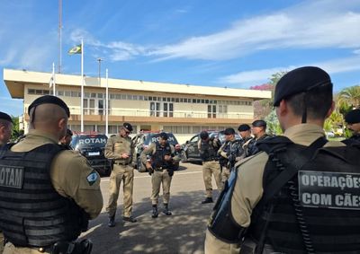 A&ccedil;&atilde;o da Pol&iacute;cia Militar intensifica o patrulhamento, fiscaliza&ccedil;&otilde;es e abordagens para ampliar a presen&ccedil;a policial e prevenir crimes em toda a &aacute;rea do 8&ordm; BPM