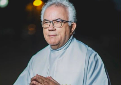 A celebra&ccedil;&atilde;o do anivers&aacute;rio tamb&eacute;m &eacute; marcada por ora&ccedil;&otilde;es e agradecimentos pelos anos de servi&ccedil;o prestados &agrave; Igreja.