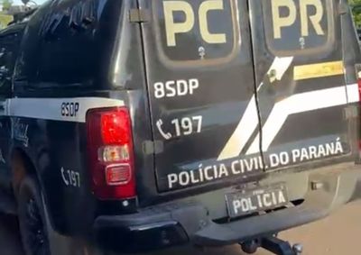 Conforme as informa&ccedil;&otilde;es recebidas, tr&ecirc;s pessoas se revezavam para atender os usu&aacute;rios, mantendo a comercializa&ccedil;&atilde;o de drogas durante todo o dia.