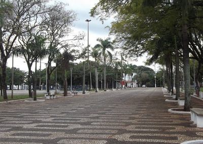 Evento gratuito re&uacute;ne atra&ccedil;&otilde;es de samba e sertanejo a partir das 18h, em Paranava&iacute;.