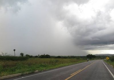 Segundo o SIMEPAR, a probabilidade de chuva para esta quinta-feira (30) &eacute; de 98%, com temperaturas variando entre 17&deg;C e 27&deg;C
