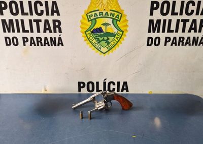 O adolescente assumiu a posse do armamento e informou aos policiais que teria encontrado o rev&oacute;lver anteriormente.
