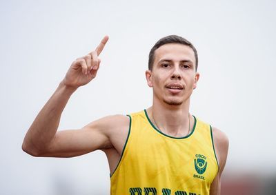 Gabriel Alves venceu os 400 metros com barreiras e garantiu o ouro para o Brasil em Lima.