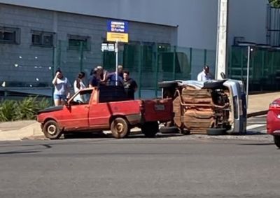 Acidente aconteceu na Avenida Heitor Alencar Furtado e mobilizou uma equipe do Samu.