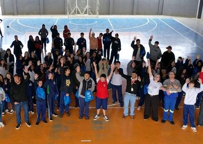 Copel divulga iniciativa nacional que incentiva estudantes a aprenderem sobre consumo consciente de energia e sustentabilidade.