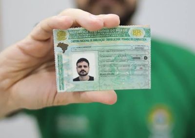 Inconsist&ecirc;ncias no documento podem interromper o atendimento no Detran; saiba o que realmente suspende a habilita&ccedil;&atilde;o.