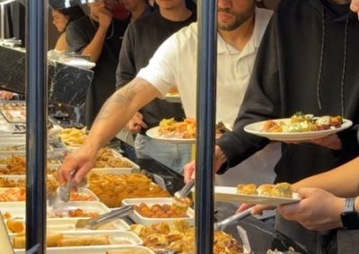 Sucesso no atendimento e na culin&aacute;ria japonesa mant&eacute;m restaurante com alta procura, enquanto promo&ccedil;&atilde;o de inverno segue at&eacute; o fim do m&ecirc;s.