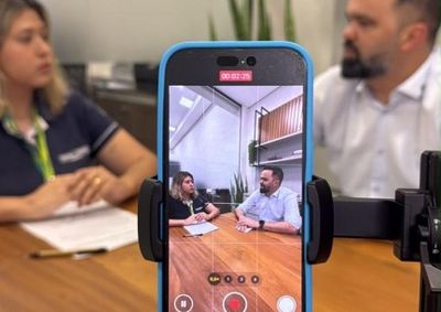 Em entrevista exclusiva, secret&aacute;rio Roni Miranda destacou avan&ccedil;os, desafios e a import&acirc;ncia de valorizar estudantes e profissionais da rede estadual.