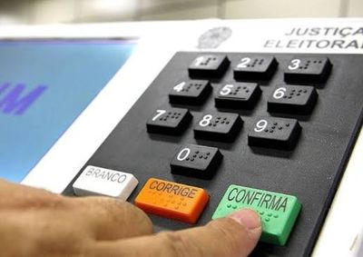 Modalidade permite votar fora da cidade do domic&iacute;lio eleitoral; solicita&ccedil;&atilde;o pode ser feita pela internet ou presencialmente em um cart&oacute;rio eleitoral.
