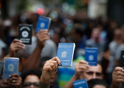 H&aacute; oportunidades em diferentes &aacute;reas, incluindo tecnologia, comunica&ccedil;&atilde;o, sa&uacute;de, com&eacute;rcio, ind&uacute;stria e servi&ccedil;os.