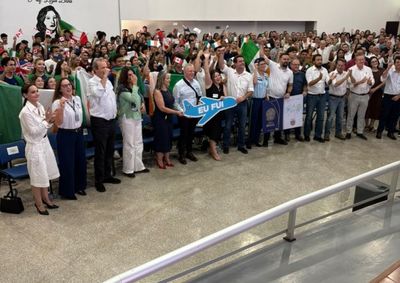 Encontro reuniu estudantes, familiares e representantes da educa&ccedil;&atilde;o; Ratinho Junior tamb&eacute;m falou sobre o curso de Medicina no campus da Unespar Paranava&iacute;.