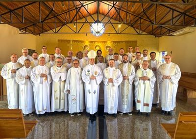Encontro reuniu sacerdotes durante cinco dias em Umuarama para momentos de reflex&atilde;o e fortalecimento da f&eacute;.