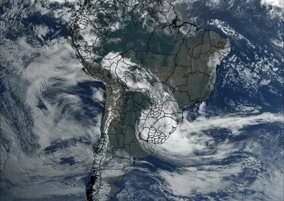 Aviso prev&ecirc; chuva intensa, ventos de at&eacute; 60 km/h e possibilidade de queda de granizo nesta quinta-feira (20).