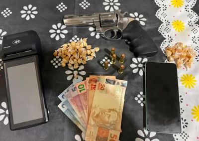 A a&ccedil;&atilde;o contou com o apoio de equipes da ROCAM, Canil, ROTAM, R&aacute;dio Patrulha Auto (RPA), N&uacute;cleo de Opera&ccedil;&otilde;es com C&atilde;es (NOC/PCPR) e policiais civis da regi&atilde;o