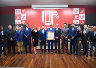 Homenagem reconhece quase tr&ecirc;s d&eacute;cadas dedicadas &agrave; forma&ccedil;&atilde;o de profissionais do Direito e a trajet&oacute;ria constru&iacute;da no munic&iacute;pio.