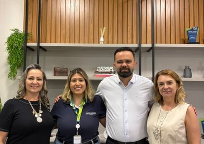 Recebido pela jornalista Mariana Agnes de Oliveira, Roni Miranda falou sobre sua trajet&oacute;ria e os desafios da educa&ccedil;&atilde;o p&uacute;blica estadual.
