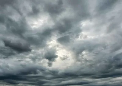 Segundo o Simepar, os tr&ecirc;s dias t&ecirc;m previs&atilde;o de chuva, com rajadas de at&eacute; 65 km/h e m&aacute;xima de 31&deg;C na sexta-feira (11).