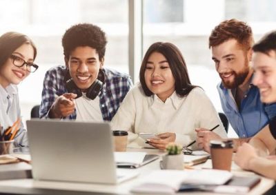 CIEE/PR oferece oportunidades para estudantes de Pedagogia, Administra&ccedil;&atilde;o, Direito, Enfermagem, Educa&ccedil;&atilde;o F&iacute;sica, Marketing e Ensino M&eacute;dio.