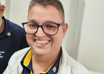 Homenagem reconhece trajet&oacute;ria do empres&aacute;rio e os 30 anos de atua&ccedil;&atilde;o da Fornet Telecom no munic&iacute;pio.