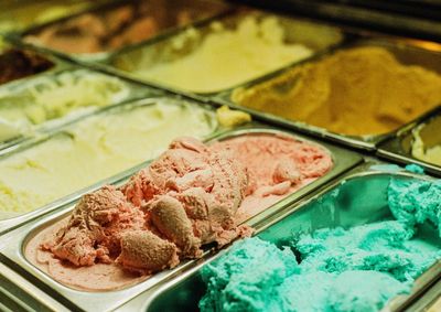 Com poucos ingredientes e sem precisar de sorveteira, &eacute; poss&iacute;vel preparar op&ccedil;&otilde;es cremosas e refrescantes.
