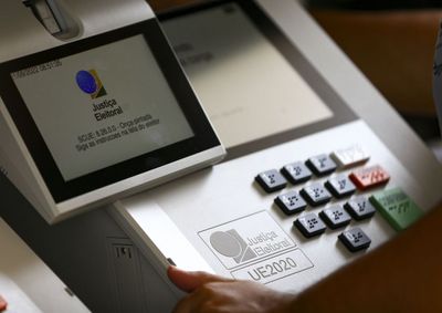 Primeiro turno ser&aacute; realizado em 4 de outubro; eleitor n&atilde;o poder&aacute; entrar na cabine com celular.