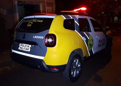 V&iacute;tima, de 34 anos, foi alvejada por dois homens que estavam em uma motocicleta na noite deste domingo (27).