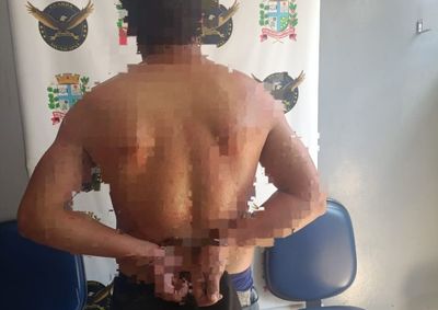 Durante a conten&ccedil;&atilde;o, ele tamb&eacute;m teria empurrado e danificado o farol de uma segunda motocicleta.