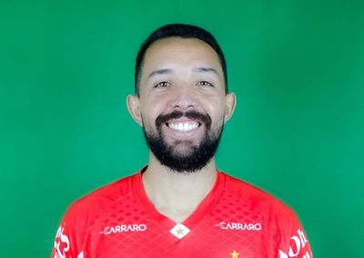 Trindade sofreu a les&atilde;o no in&iacute;cio da partida contra o Londrina e j&aacute; iniciou o tratamento com o Departamento M&eacute;dico do clube.