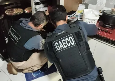 A&ccedil;&atilde;o do Gaeco tamb&eacute;m ocorreu em Foz do Igua&ccedil;u, Ipor&atilde; e Pato Branco; 17 mandados de pris&atilde;o preventiva foram cumpridos.