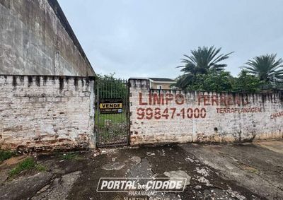 Sele&ccedil;&atilde;o re&uacute;ne dois terrenos e duas casas para quem busca novas possibilidades de investimento ou um lugar para chamar de lar.