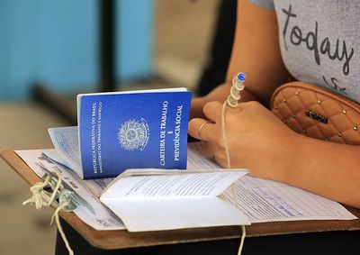 Lista re&uacute;ne oportunidades em setores como com&eacute;rcio, sa&uacute;de, ind&uacute;stria, servi&ccedil;os, tecnologia, transporte e est&aacute;gios.