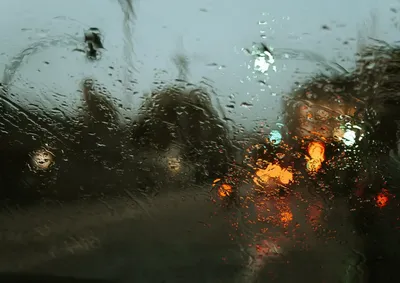 Segundo o Simepar, segunda-feira (14) ter&aacute; 98% de chance de chuva; temperaturas sobem gradualmente at&eacute; quarta (16).