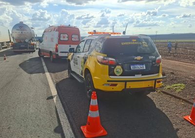 Acidente aconteceu durante sistema pare e siga em trecho que passa por obras na rodovia.