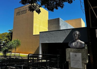 Inaugurado em 2003, o teatro nasceu com a proposta de ampliar o acesso da popula&ccedil;&atilde;o &agrave; arte e oferecer estrutura para apresenta&ccedil;&otilde;es culturais. 