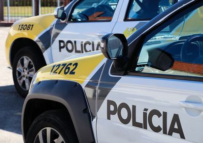 Ve&iacute;culos estavam sem placas e com escapamentos adulterados; condutores n&atilde;o possu&iacute;am habilita&ccedil;&atilde;o.