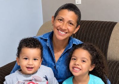 Melissa Lurdes, de 32 anos, precisa realizar cirurgia e comprar medicamento; fam&iacute;lia busca arrecadar R$ 32 mil.