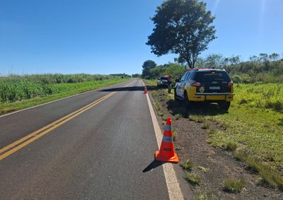 Ela sofreu ferimentos e foi socorrida pelo Servi&ccedil;o de Atendimento M&oacute;vel de Urg&ecirc;ncia (Samu), com encaminhamento por transporte aerom&eacute;dico ao HU de Maring&aacute;.