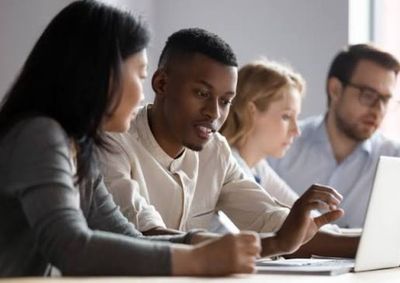Oportunidades desta semana contemplam estudantes de Pedagogia, Administra&ccedil;&atilde;o, Ensino M&eacute;dio, Direito, Enfermagem, Educa&ccedil;&atilde;o F&iacute;sica e Marketing.