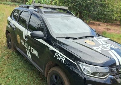 Mandado de busca foi cumprido nesta quarta-feira (21); adolescente de 17 anos &eacute; investigado e equipamentos eletr&ocirc;nicos foram apreendidos.