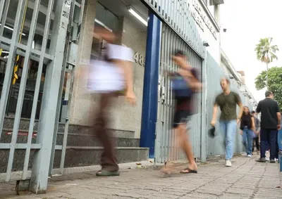 Estudantes inscritos automaticamente devem optar entre ingl&ecirc;s e espanhol e preencher question&aacute;rio socioecon&ocirc;mico na P&aacute;gina do Participante.
